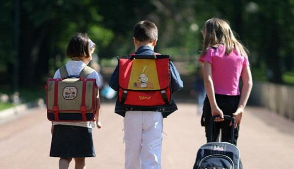 Az oktatási miniszter is egyetért Demjén Rózsival abban, hogy De nehéz az iskolatáska