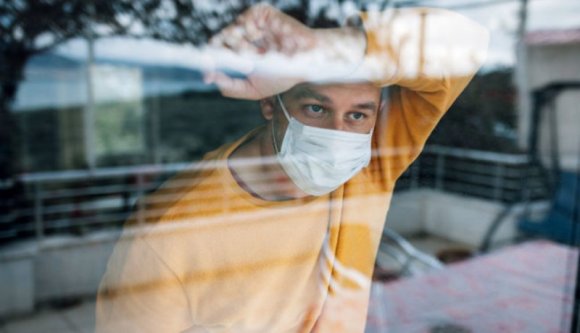 Romániában ragadt egy házaspár egy gyanús pozitív teszt miatt – kártérítést követelnek