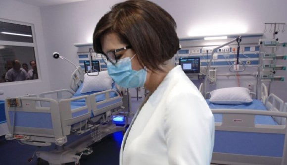 Az mondjuk elég gáz, hogy az új egészségügyi miniszternek fogalma sincs, mennyire súlyos a helyzet a kórházakban