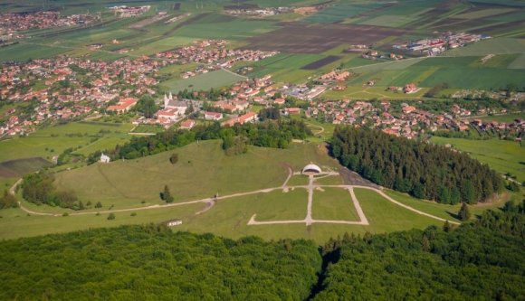 A normalitáshoz való visszatérés egyik jele: ismét benépesülhet a csíksomlyói hegynyereg pünkösdkor