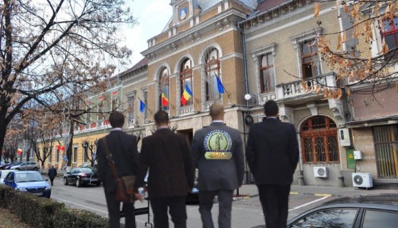 Átok ül a dévai városházán, már bűnözni sem lehet nyugodtan a DNA miatt