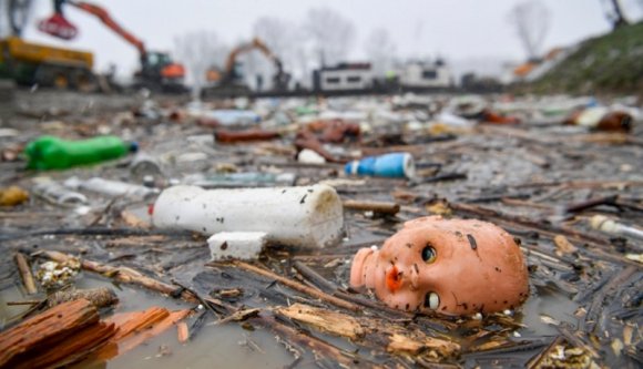 „Szégyen, hogy Romániából percenként hetven PET-palack érkezik Magyarországra a Tiszán és a Szamoson”