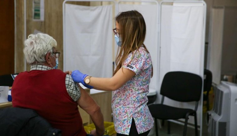 Oltásra vár? Hamarosan kiszámíthatóbbá válik, mennyit kell még várnia