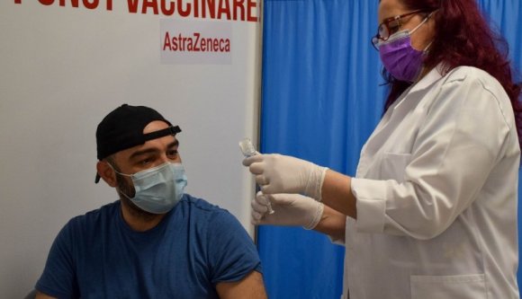 Tű és fecskendő nélkül elég nehéz oltani, és az sem segít, ha a nyilvántartási rendszer leáll