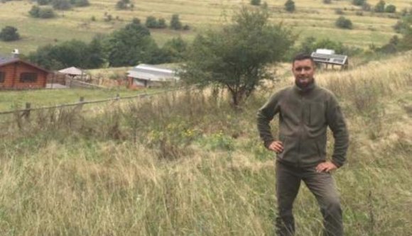 Falopásért elítélték, orvvadászat miatt zajlik eljárás ellene – hát persze, hogy ő felel a természetvédelmi övezetekért