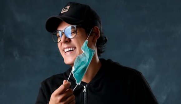 No de mikor felejthetjük végre el a maszkokat? Mikor oldják fel a korlátozásokat, és mikor kapjuk vissza az életünket?