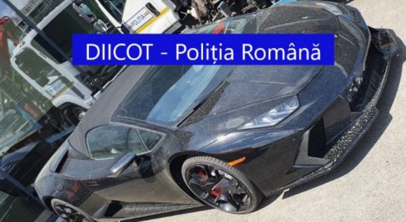 Öt, közel 900 ezer euró összértékű luxuskocsit vett egy román férfi az Amerikában bűncselekmény útján szerzett pénzből