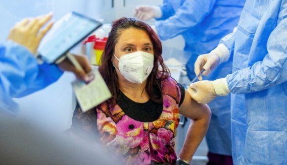 Hozni kellett még pár ezer vakcinát, olyan sokan mentek el a vásárhelyi oltási maratonra