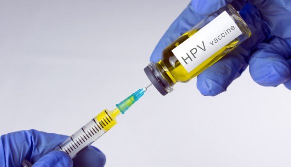 A kisfiúkra és a 14 év feletti lányokra is kiterjesztik HPV elleni oltást