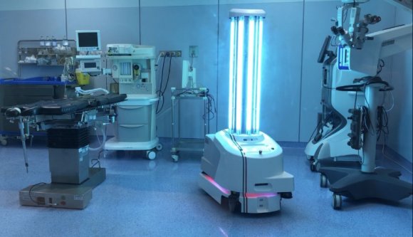 A hígított fertőtlenítőknél biztosan jobb: ultraibolyás robotokat küld az EB a romániai kórházakba