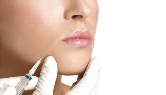 Nagyon belevágtak: az egész országban illegális műtéteket végző kamu szépségklinikára csaptak le