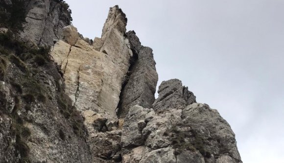 Mégis mi a fene történik? Egy újabb természeti látványosság dőlt össze