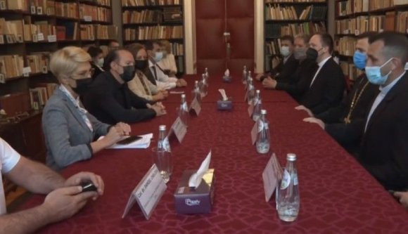 „Megszentelt” oltás: az egyházak is beszállnak a vakcinakampányba