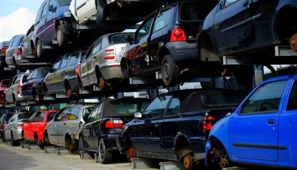 Roncsderbi a közutakon: kb. kétmillió autó közlekedhet műszaki vizsga nélkül Romániában