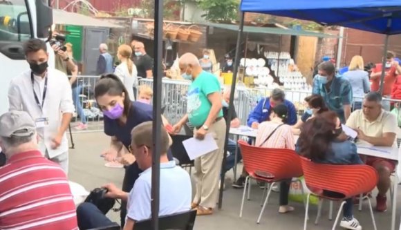 És bejött a számítás: működik az Oltásért miccset akció Bukarestben