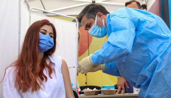 Lelkesek a Pfizergyerekek: már több mint nyolcezer 12 és 15 év közötti fiatal oltakozott