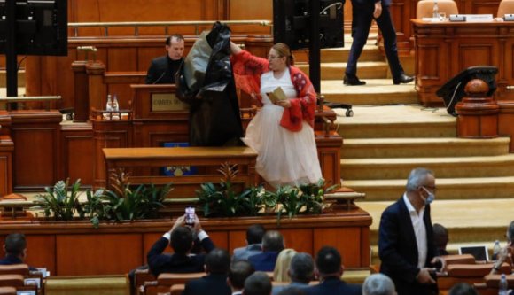 Majdnem azt a címet kellett adnunk, hogy verekedés volt a parlamentben