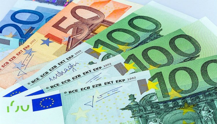 Ennyi pénzt küld haza havonta átlagosan egy külföldön dolgozó román állampolgár