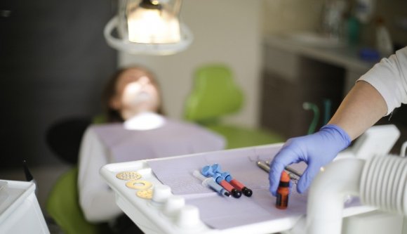 Nem adott nyugtát, így derült ki, hogy nem is fogorvos