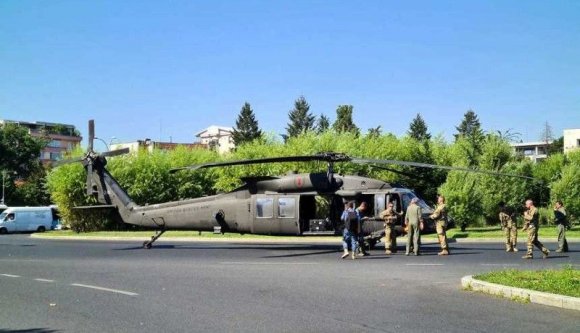 Hűha: Bukarest központjában kellett kényszerleszállást végrehajtania egy amerikai katonai helikopternek (VIDEÓval)