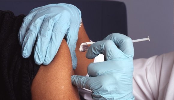 A jövő hét végétől akár már Modernát is kaphat a gyereke Romániában is