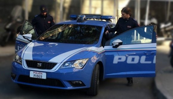 Pech a köbön: pont egy rendőrt akart kirabolni egy román pár Olaszországban