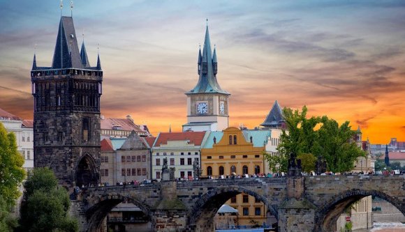 Aki Máltára készül, összevonhatja a szemöldökét, aki viszont Csehországba, annak zöld útja van