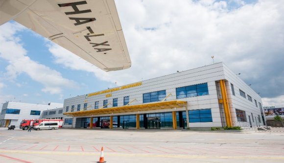 Transznemű nőt alázhattak meg a kolozsvári reptéren, mert az iratai alapján férfi