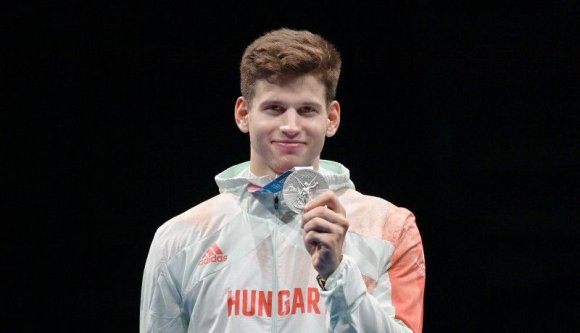 Siklósi Gergely ezüstbe foglalta a magyarok napját Tokióban, a román focisták viszont beleszaladtak a késbe