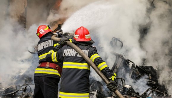 Lángra kapott egy hulladékválogató üzem: 11 sérültről érkezett hír