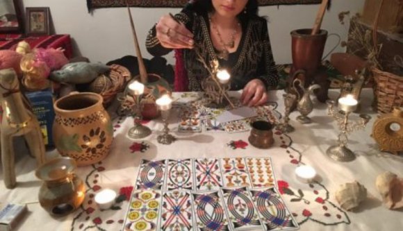 A szerelem butít: „boszorkányoknak” fizetett egy fiatal lány, hogy visszaszerezzék a volt pasiját