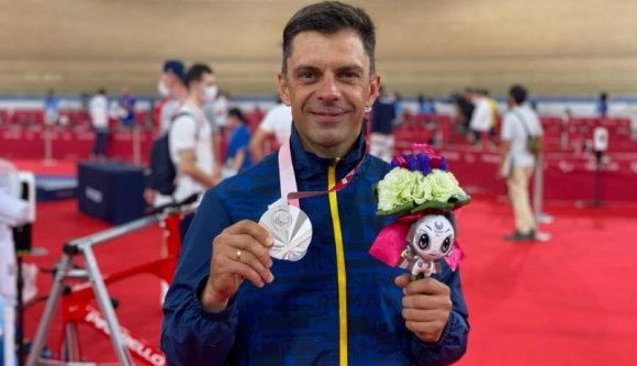 Először nyert (para)olimpiai érmet egy sportminiszter: Novák Eduárd ezüstérmes!