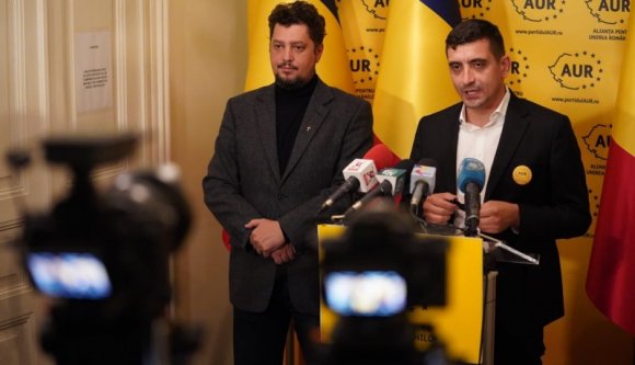 Törpül az AUR: újabb honatyák hagyhatják faképnél a pártot