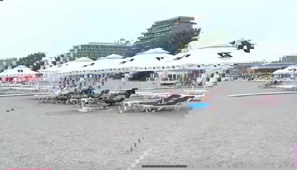 Úgy kiszélesítették egy rakás pénzből a strandot Mamaián, hogy a turisták inkább elhúztak máshova