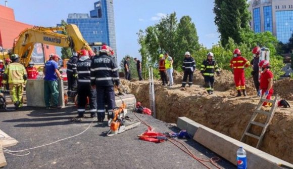 Persze semmilyen engedélye nem volt annak az építkezésnek, ahol két ember meghalt egy munkabalesetben