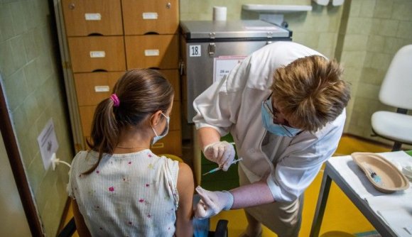Leghamarabb január végén kezdődhet el az 5 és 11 év közötti gyermekek immunizálása