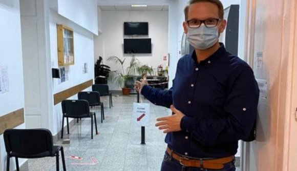 Nem tetszik az új rendszer: százával menekülnek betegszabadságra a temesvári városháza alkalmazottai