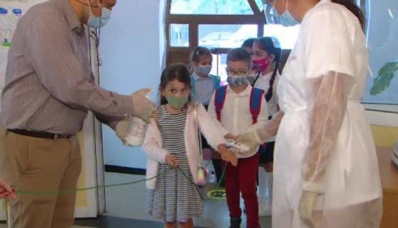 Tanügyminiszter: járvány ide vagy oda, a tanév jelenléti oktatással indul