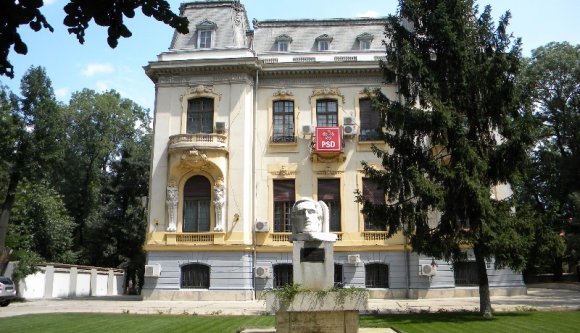 Egy állítólagos tűzvészben elveszett kortárs művészeti alkotásokért perelik a PSD-t