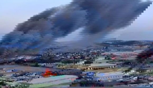 Ezért ne dugjon bele túl sok mindent: egy egész élelmiszerraktár leégett egy túlmelegedett hosszabbító miatt