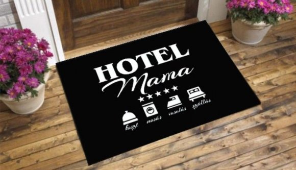 Kényelmes a mamahotel: a romániai férfiak jóval később „repülnek ki” a szülői házból, mint a nők