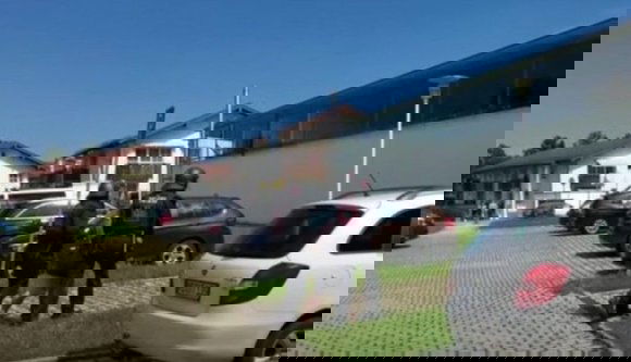 Durva: romániai csoport ostromolt meg egy rendőrőrsöt Bajorországban