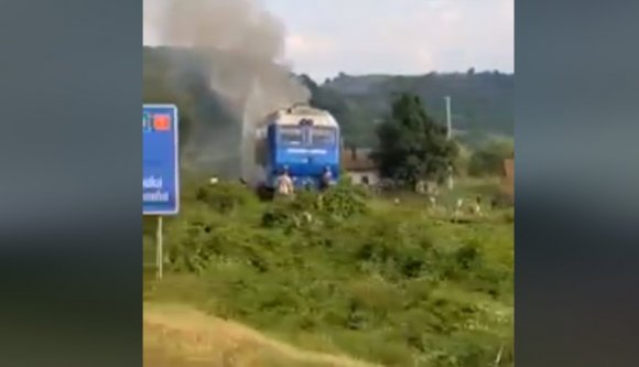 Ez mennyire égő: újabb mozdonytűz miatt kellett kihívni a tűzoltókat (VIDEÓval)