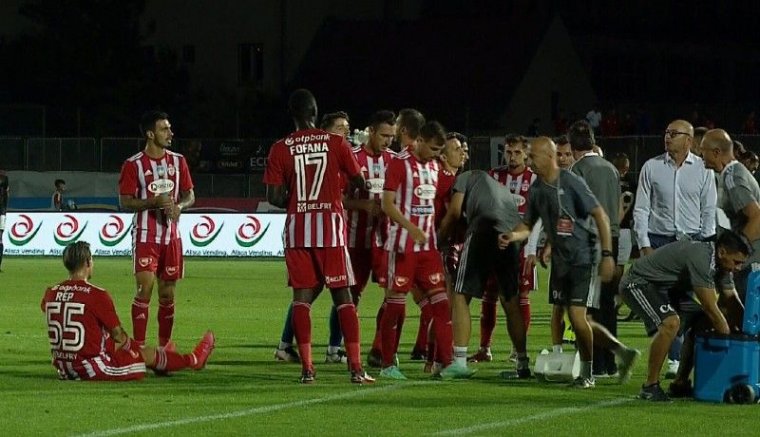 Ha azt hitte, az UEFÁ-t érdekli a román fociultrák magyarellenessége, rosszul hitte