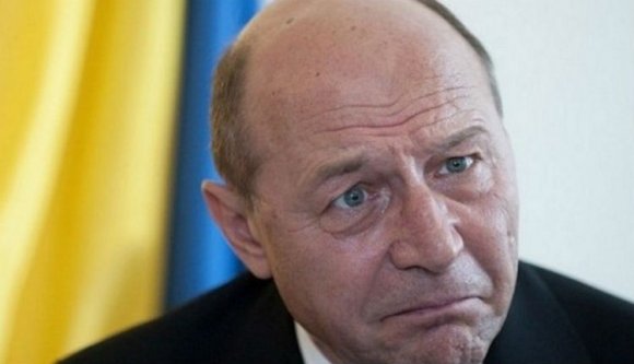 Besúgóból lett államfő: jogerős ítélet született arról, hogy Băsescu rendszeresen csiripelt a Securitaténak