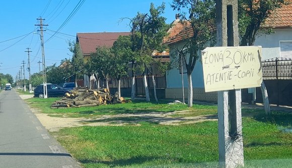 Ha a hatóság nem teszi a dolgát, a polgárok próbálják fékezni a száguldozó autósokat