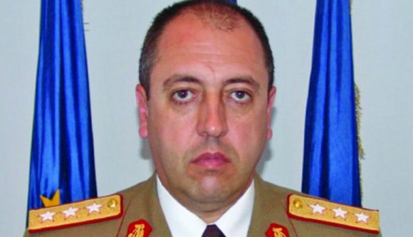 Nem volt elég pénze házra a katonai hírszerzés helyettes igazgatójának. De szerencsére ott volt a közpénz…