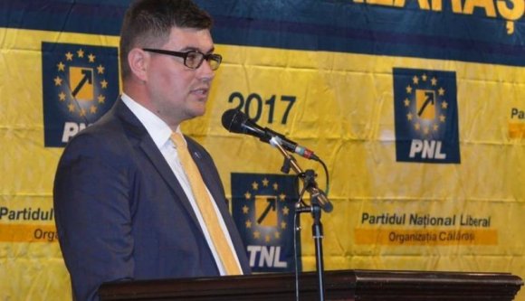 PNL-s apja hátán kapaszkodott fel és fakitermelésből szedte meg magát az új környezetvédelmi főfelügyelő