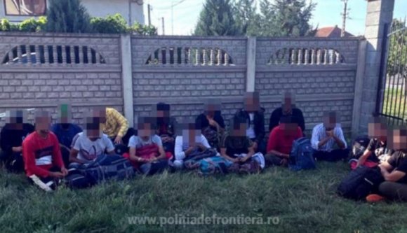 Milyen kedves: egyszerre huszonnégy indiai migránst látott vendégül egy Temes megyei emberkereskedő