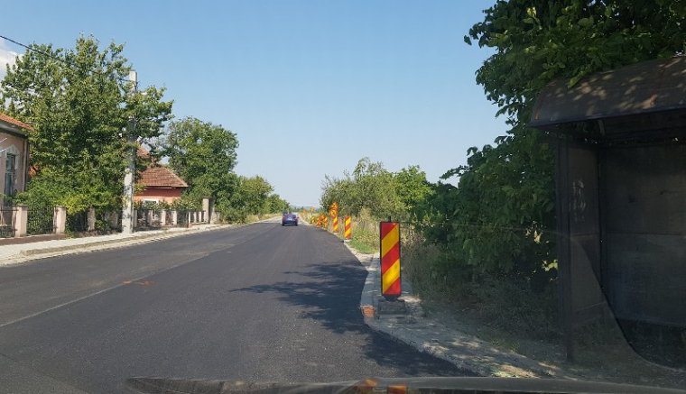 Nyolc éve aszfaltoznak egy 14 km-es útszakaszt Déva és Várad között, most végre elkészülhet